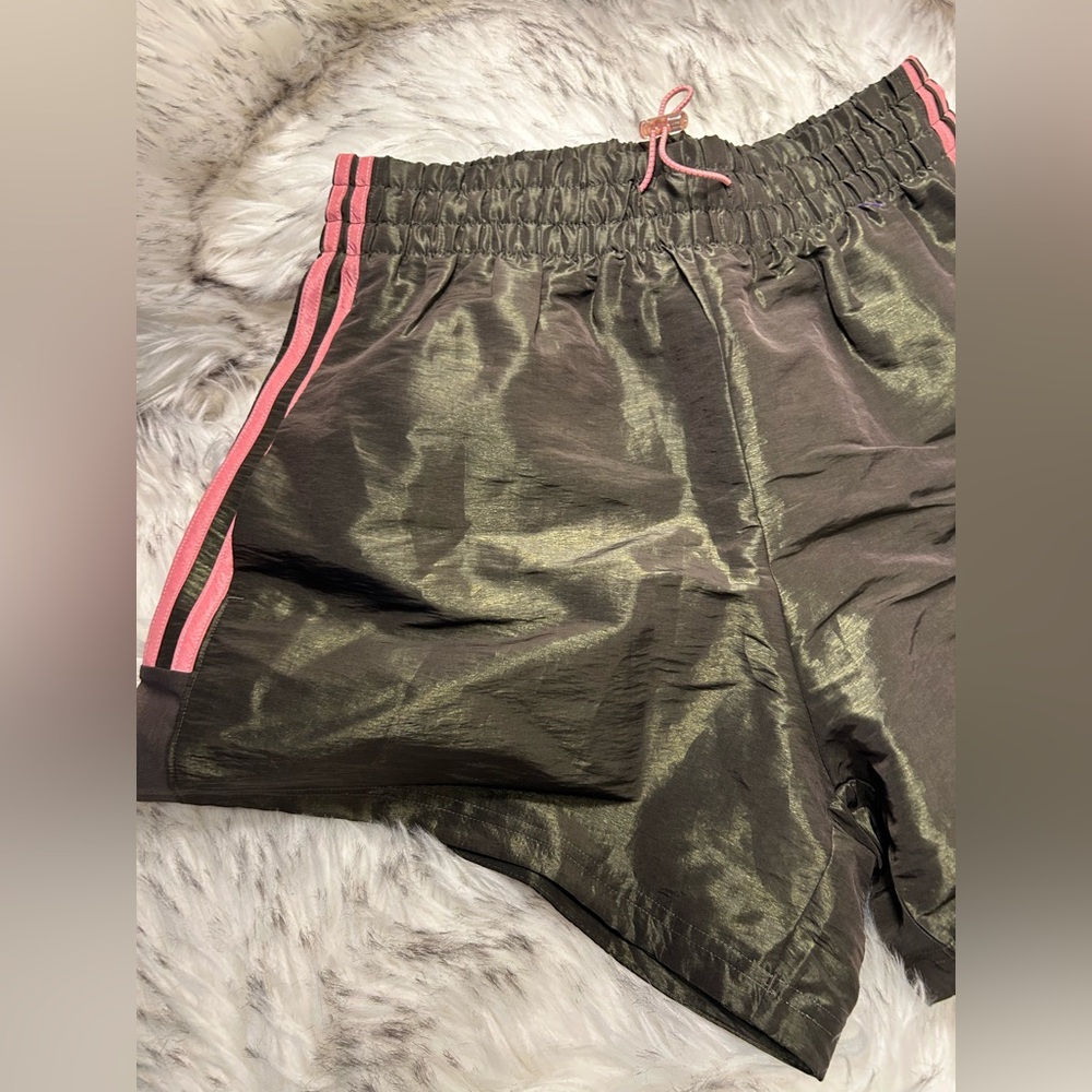 ADIDAS SUNGLASS WOVEN SHORTS - Picture 7 of 8